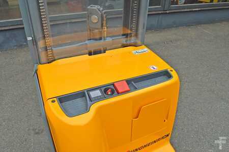 Hochhubwagen 2018  Jungheinrich EJC 212 (8)