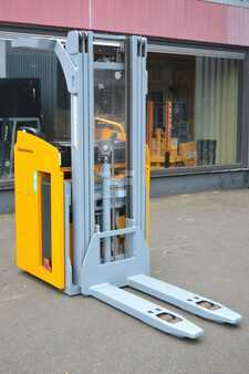 High lift pallet trucks sit-down 2018  Jungheinrich ESC 316z Batterie Bj2021 (6)