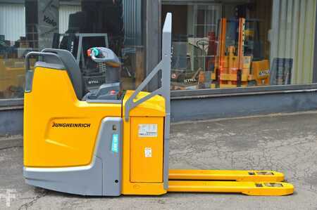 Elektro 4 Rad 2020  Jungheinrich ERE 120 (1)
