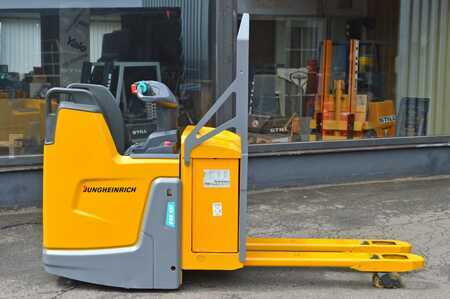 Elektro 4 Rad 2020  Jungheinrich ERE 120 (2)