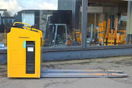 Elektromos emelőkocsik 2017  Jungheinrich ESE 220 Batterie Bj2022 (2)
