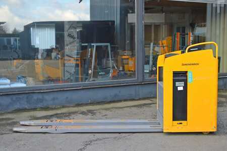 Elektromos emelőkocsik 2017  Jungheinrich ESE 220 Batterie Bj2022 (3)