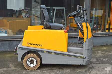 Schlepper 2016  Jungheinrich EZS 570 (1)