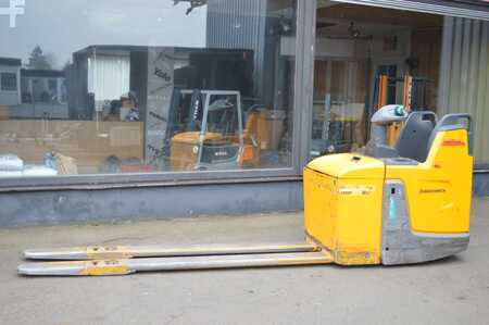 Niederhubwagen-Jungheinrich-ERE225