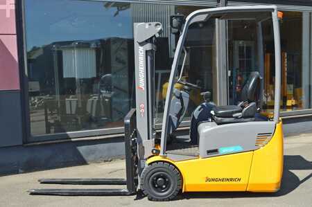 Electric - 3 wheels 2020  Jungheinrich EFG 113 (2)