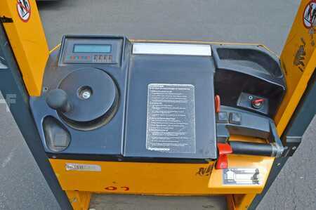 Vertikal-Kommissionierer 2003  Jungheinrich ECP 100 (7)