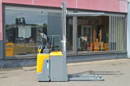 Hochhubwagen 2020  Jungheinrich ERD 220 Batterie Bj. 2024 (3)