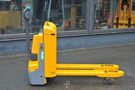 Niederhubwagen 2020  Jungheinrich EJE 116 (1)