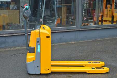 Niederhubwagen 2020  Jungheinrich EJE 116 (2)