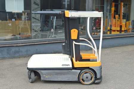 Vertikální vychystávací vozík 2016  Crown WAV60-118 (2)