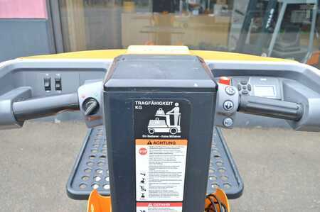 Vertikální vychystávací vozík 2016  Crown WAV60-118 (6)