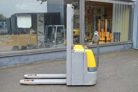 Stacker pedestre 2017  Jungheinrich EJC 112z (3)