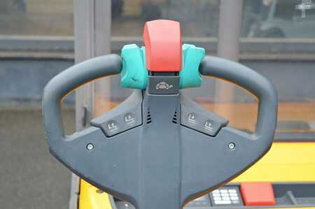 Stacker pedestre 2017  Jungheinrich EJC 112z (4)