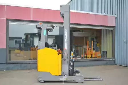 Schubmaststapler-Jungheinrich-ETV 216