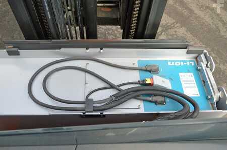 Chariots à mât rétractable 2017  Toyota RRE160H (11)