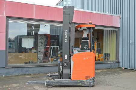 Chariots à mât rétractable 2017  Toyota RRE160H (2)