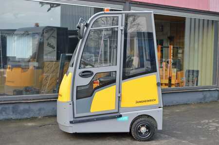Tahač 2022  Jungheinrich EZS 570 (2)