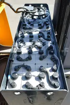 Chariots à mât rétractable 2018  Jungheinrich ETV 216  Batterie Bj2023  93% (15)