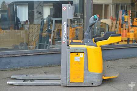 Pinontavaunu 2017  Jungheinrich ERC 212 (2)