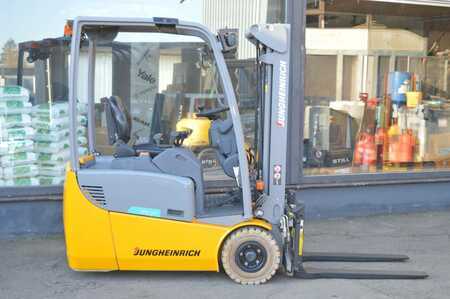 El truck - 3 hjulet 2018  Jungheinrich EFG 115 (1)