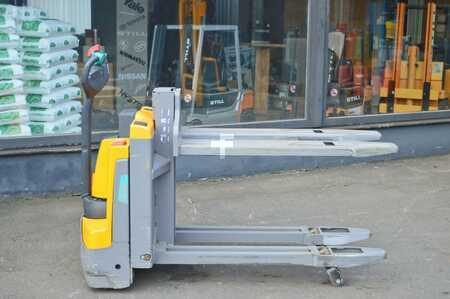 Apilador eléctrico 2020  Jungheinrich EMD 115i (1)