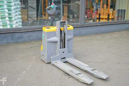 Apilador eléctrico 2020  Jungheinrich EMD 115i (5)