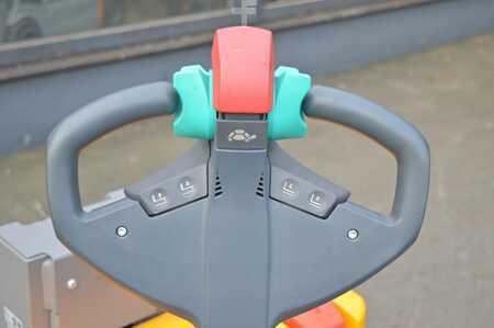 Apilador eléctrico 2020  Jungheinrich EMD 115i (9)