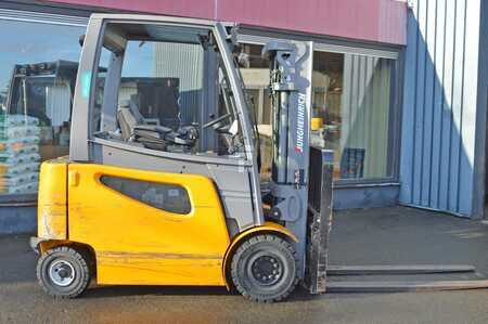 Carrelli elettrici 4 ruote 2015  Jungheinrich EFG 425ks (1)