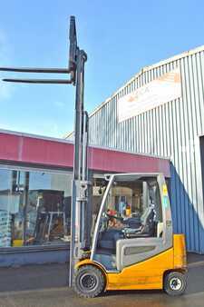 Carrelli elettrici 4 ruote 2015  Jungheinrich EFG 425ks (3)