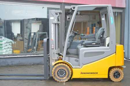 Carrelli elettrici 4 ruote 2019  Jungheinrich EFG 425ks Batterie Bj2023 (2)