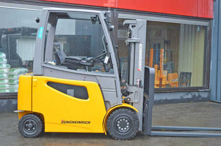 Carrelli elettrici 4 ruote 2017  Jungheinrich EFG 425ks (1)