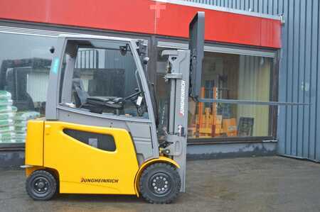 Carrelli elettrici 4 ruote 2017  Jungheinrich EFG 425ks (4)