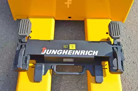 Lavtløftende truck 2019  Jungheinrich EJE 225 (2)
