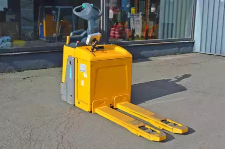 Transpaleta eléctrica 2022  Jungheinrich ERE 120 mit Waage (4)