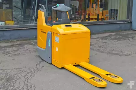 Transpaleta eléctrica 2022  Jungheinrich ERE 120 (4)