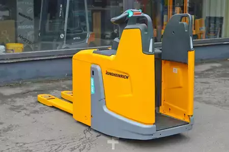 Transpaleta eléctrica 2022  Jungheinrich ERE 120 (5)