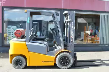 Carretilla elevadora GLP 2019  Jungheinrich TFG 425 (1)