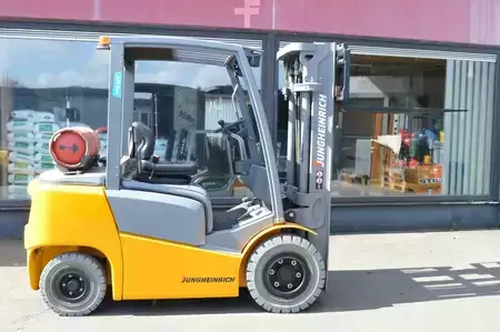 Carretilla elevadora GLP 2019  Jungheinrich TFG 425 (4)