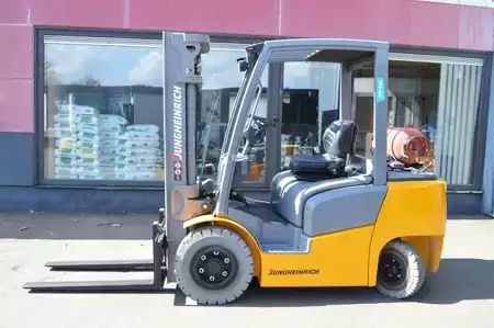 Carretilla elevadora GLP 2019  Jungheinrich TFG 425 (5)