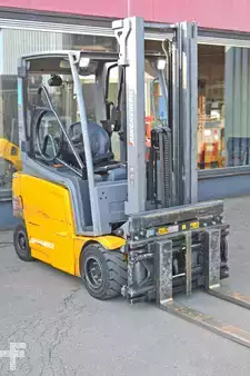 Elektro čtyřkolový VZV 2022  Jungheinrich EFG 318k (5)