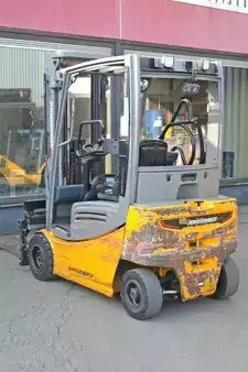 Elektro čtyřkolový VZV 2022  Jungheinrich EFG 318k (8)