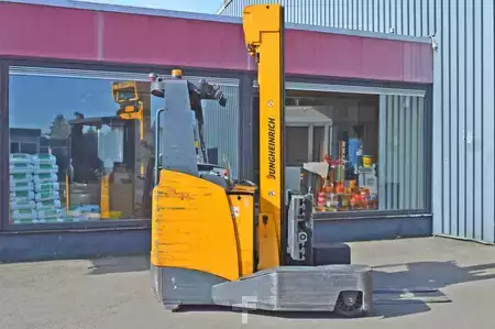 Négyutas tolóoszlopos targonca 2015  Jungheinrich ETV Q25 (1)