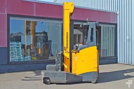 Négyutas tolóoszlopos targonca 2015  Jungheinrich ETV Q25 (4)