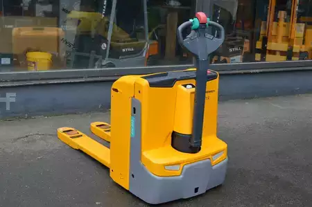 Transpalettes électriques 2019  Jungheinrich EJE 222 (3)