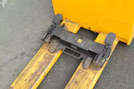 Lavtløftende truck 2019  Jungheinrich EJE 225 (2)