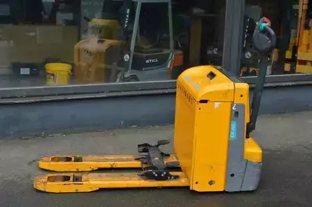Lavtløftende truck 2019  Jungheinrich EJE 225 (5)
