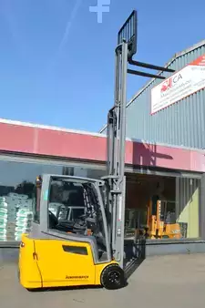 3-wiel elektrische heftrucks 2019  Jungheinrich EFG 220 (2)