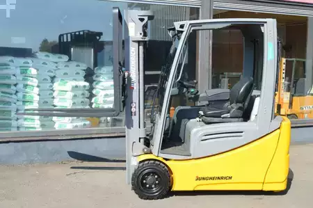 3-wiel elektrische heftrucks 2019  Jungheinrich EFG 220 (7)