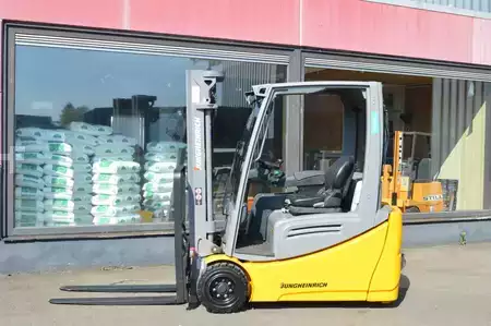 3-wiel elektrische heftrucks 2019  Jungheinrich EFG 220 (8)