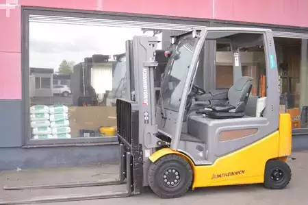 4-wiel elektrische heftrucks 2019  Jungheinrich EFG 425 ks Batterie Bj2021 (1)